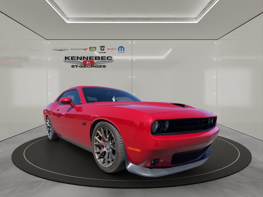 2016 Dodge Challenger SRT 392 in Saint-Georges, Quebec - 1 - w1024h768px