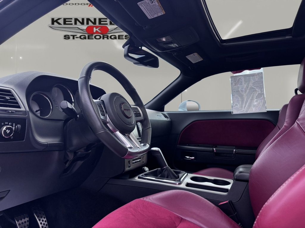 2014 Dodge Challenger SRT8 MANUELLE in Saint-Georges, Quebec - 15 - w1024h768px