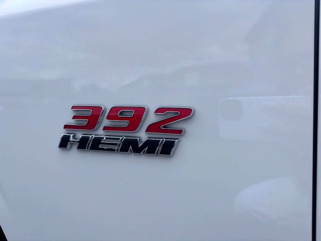 2014 Dodge Challenger SRT8 MANUELLE in Saint-Georges, Quebec - 13 - w1024h768px