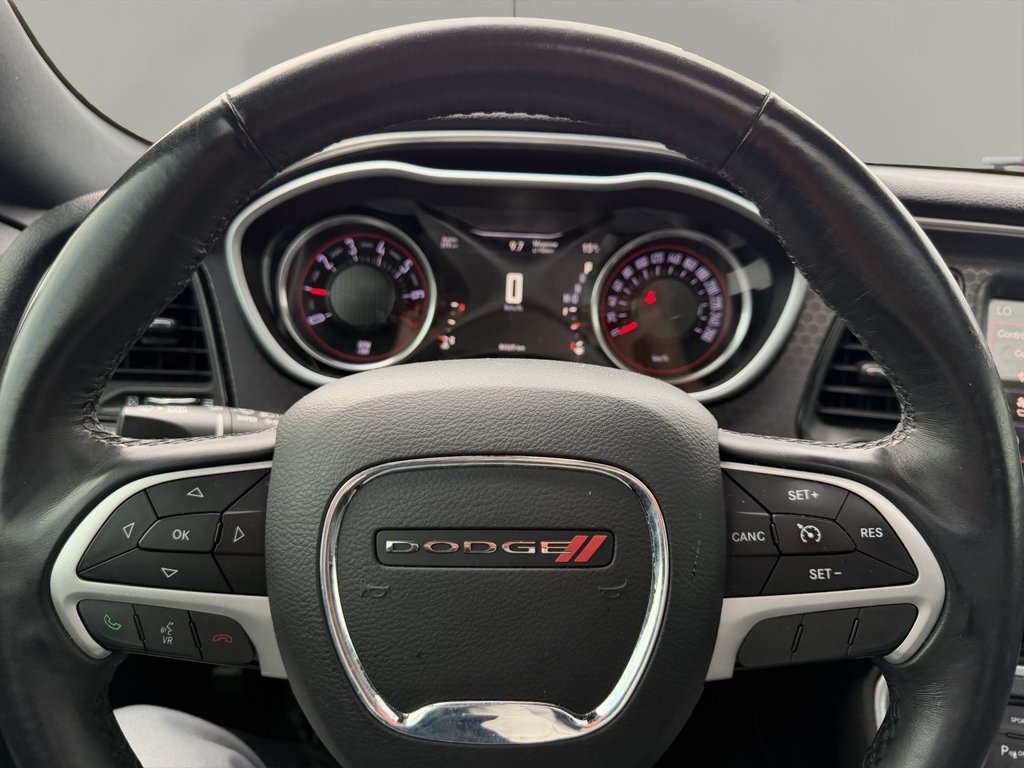2016 Dodge Challenger SXT Plus in Saint-Georges, Quebec - 17 - w1024h768px