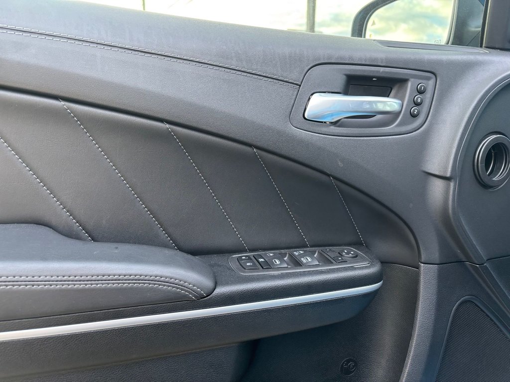 2023 Dodge Charger BLEU in Saint-Georges, Quebec - 11 - w1024h768px
