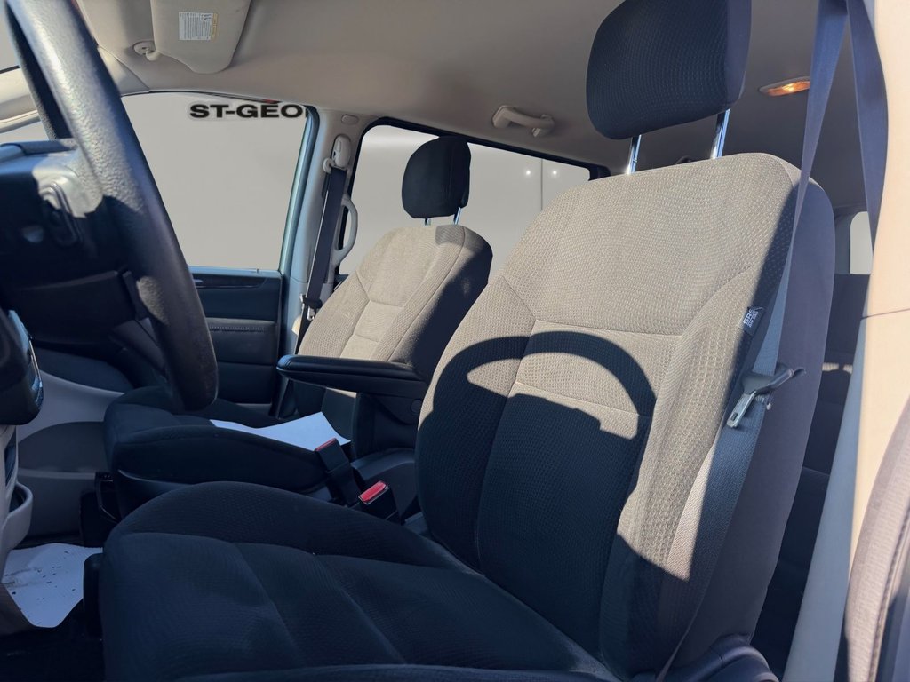 Dodge Grand Caravan SE PLUS 2017 à Saint-Georges, Québec - 12 - w1024h768px