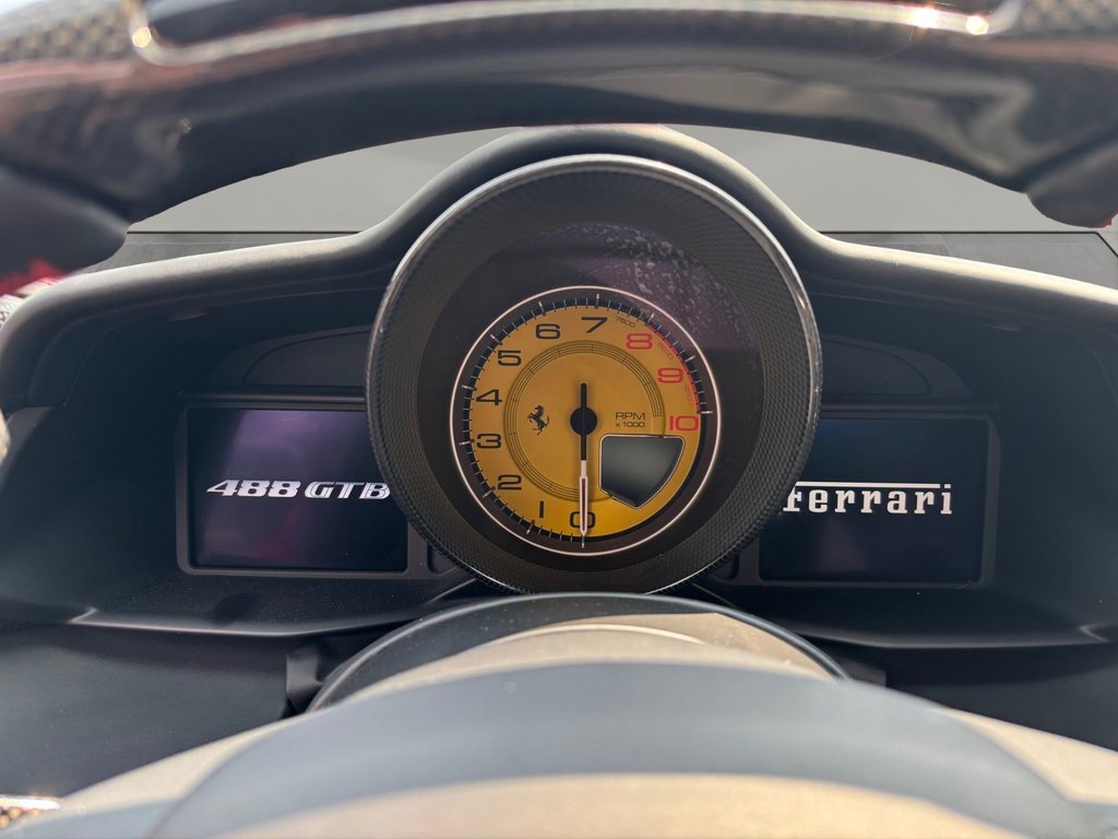 2017 Ferrari 488GTB in Saint-Georges, Quebec - 27 - w1024h768px