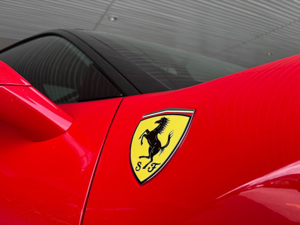 2017 Ferrari 488GTB in Saint-Georges, Quebec - 14 - w1024h768px