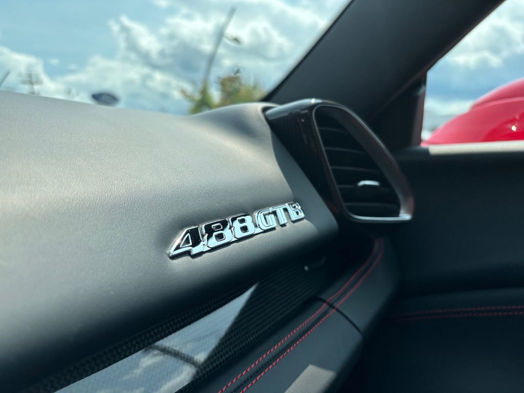 2017 Ferrari 488GTB in Saint-Georges, Quebec - 34 - w1024h768px