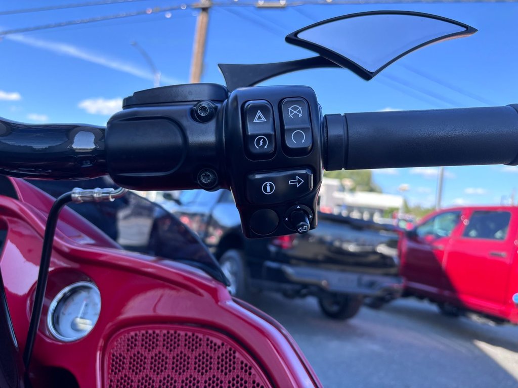 Harley-Davidson FLTRX ROAD GLIDE 2015 à Saint-Georges, Québec - 12 - w1024h768px