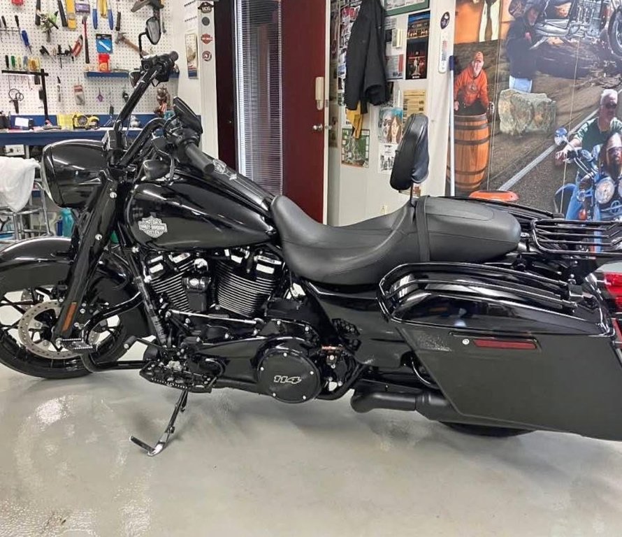 Harley Road King  2023 à Saint-Georges, Québec - 3 - w1024h768px