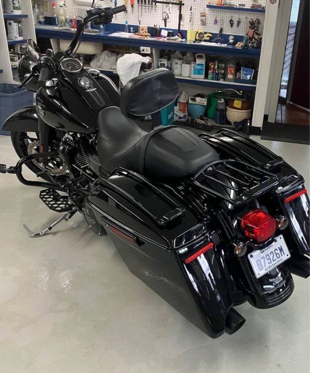 Harley Road King  2023 à Saint-Georges, Québec - 2 - w1024h768px