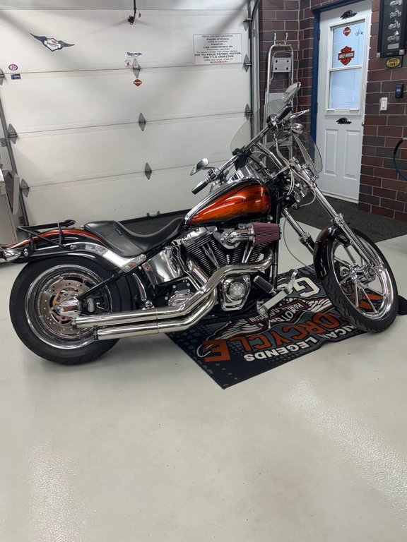 Harley SOFTAIL CUSTOM 1584 2009 à Saint-Georges, Québec - 2 - w1024h768px