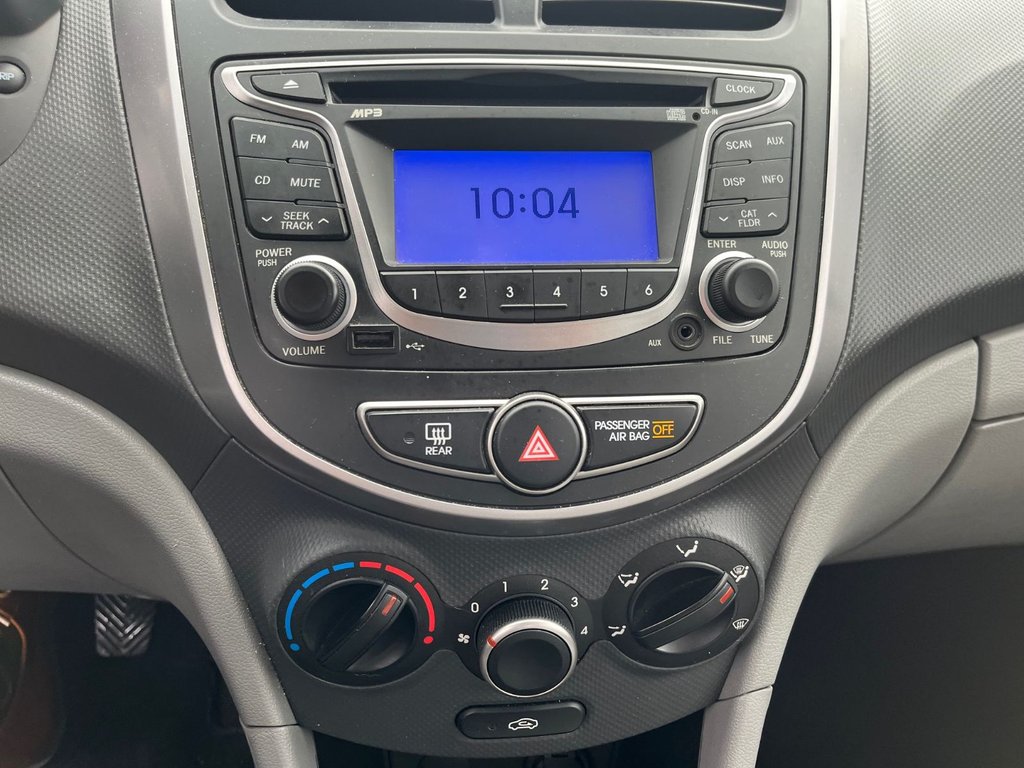 Hyundai ACCENT SE  2016 à Saint-Georges, Québec - 17 - w1024h768px