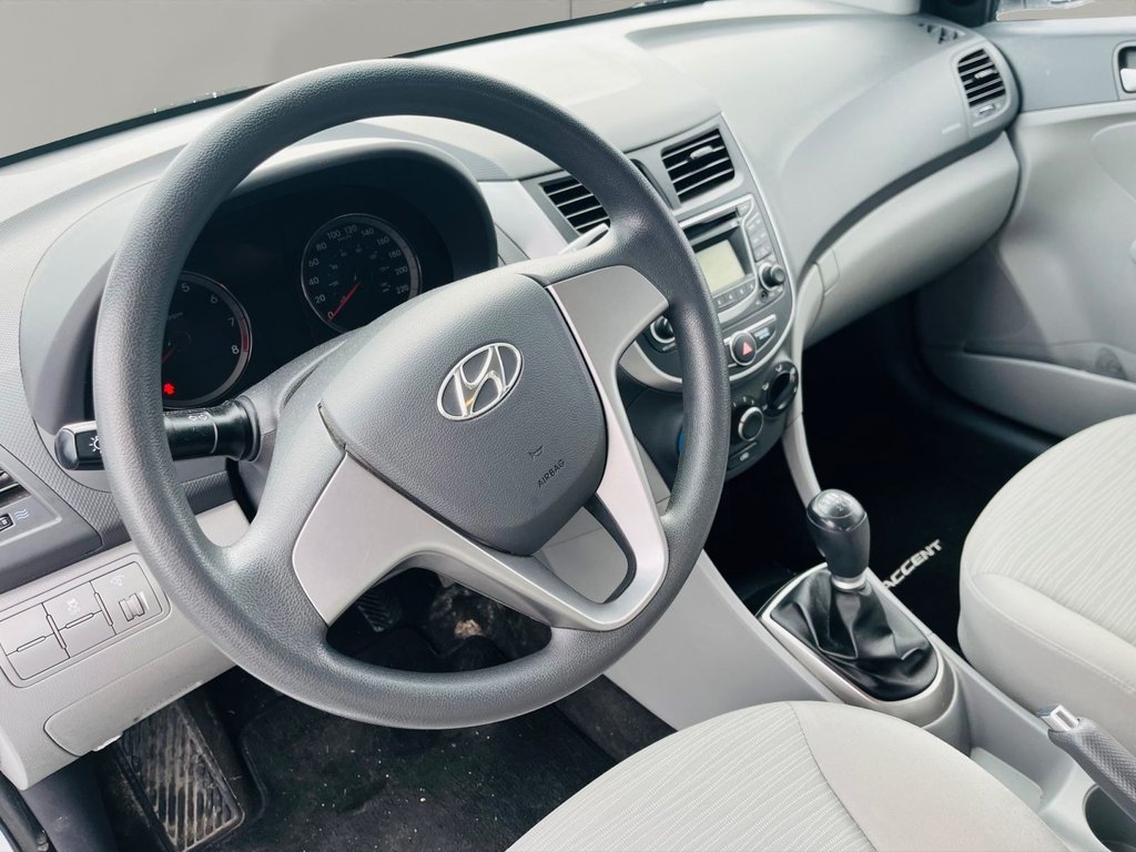 Hyundai ACCENT SE  2016 à Saint-Georges, Québec - 13 - w1024h768px