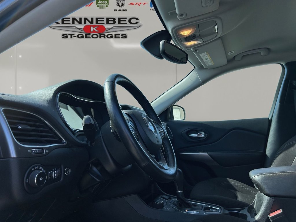 2019  Cherokee North in Saint-Georges, Quebec - 9 - w1024h768px