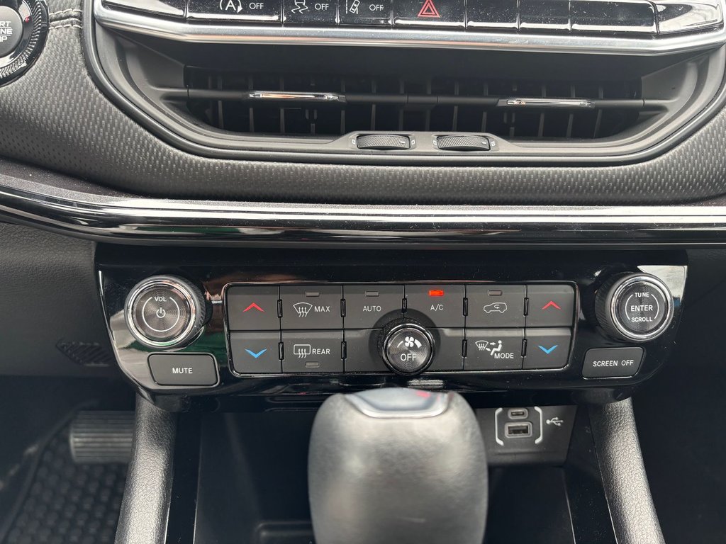 2023 Jeep COMPASS LATITUDE LUX in Saint-Georges, Quebec - 23 - w1024h768px
