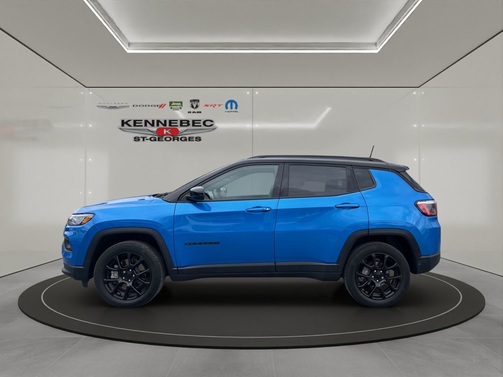 2023 Jeep COMPASS LATITUDE LUX in Saint-Georges, Quebec - 7 - w1024h768px