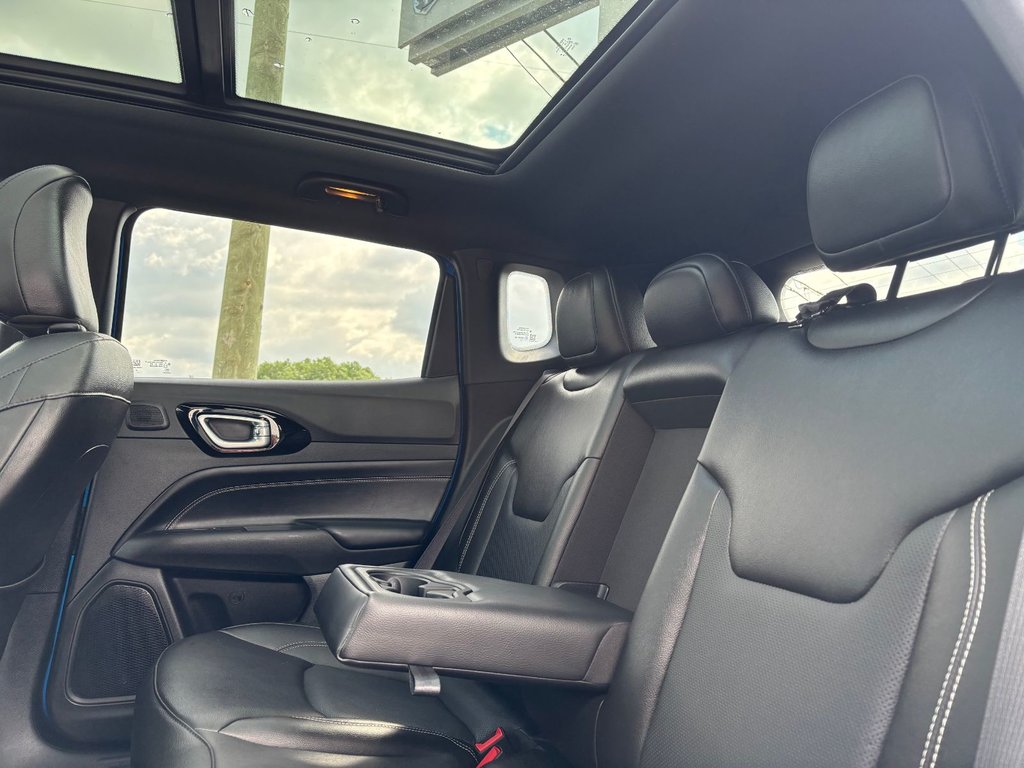 2023 Jeep COMPASS LATITUDE LUX in Saint-Georges, Quebec - 28 - w1024h768px