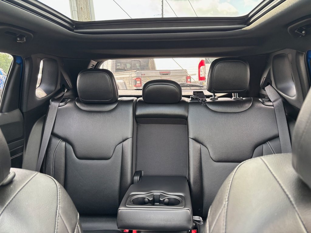 2023 Jeep COMPASS LATITUDE LUX in Saint-Georges, Quebec - 27 - w1024h768px