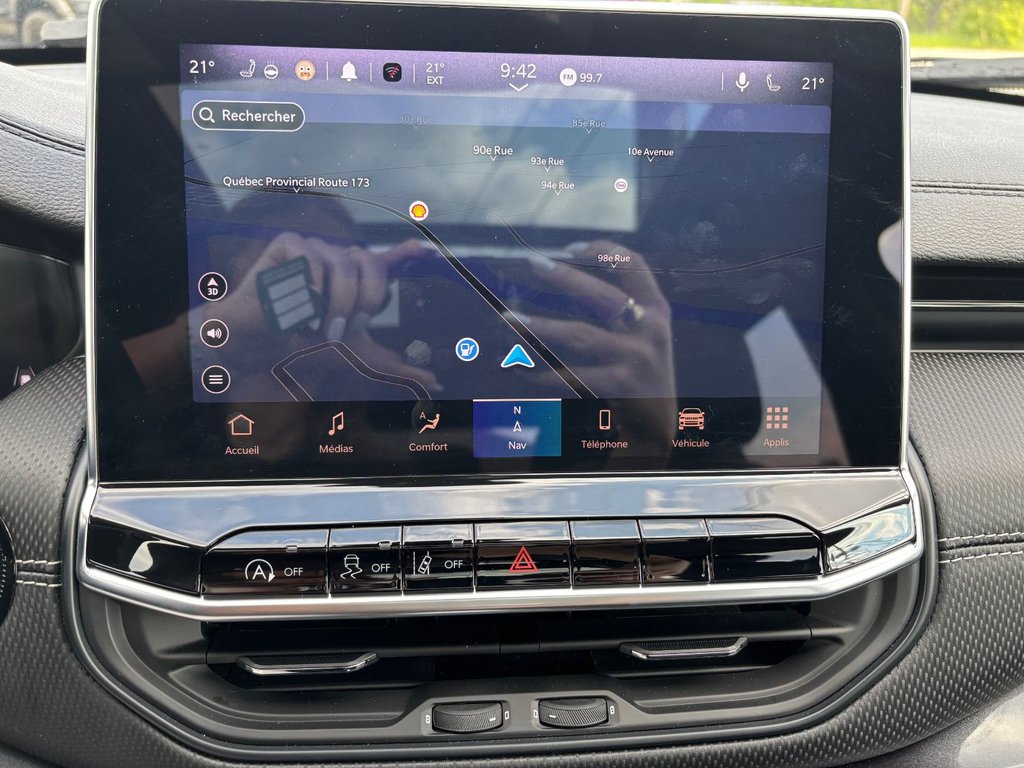 2023 Jeep COMPASS LATITUDE LUX in Saint-Georges, Quebec - 21 - w1024h768px