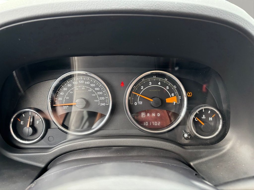 Jeep COMPASS HIGH ALTITUDE  2015 à Saint-Georges, Québec - 13 - w1024h768px