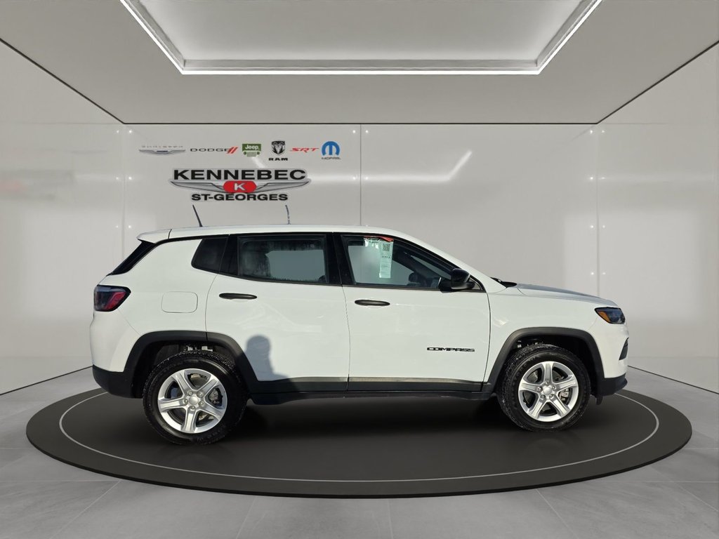 Jeep COMPASS SPORT  2024 à Saint-Georges, Québec - 2 - w1024h768px