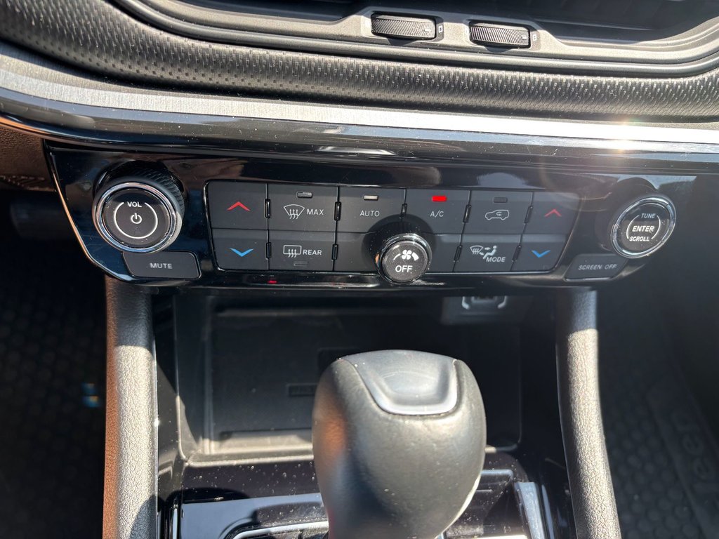 2023 Jeep COMPASS TRAILHAWK TRAILHAWK in Saint-Georges, Quebec - 24 - w1024h768px