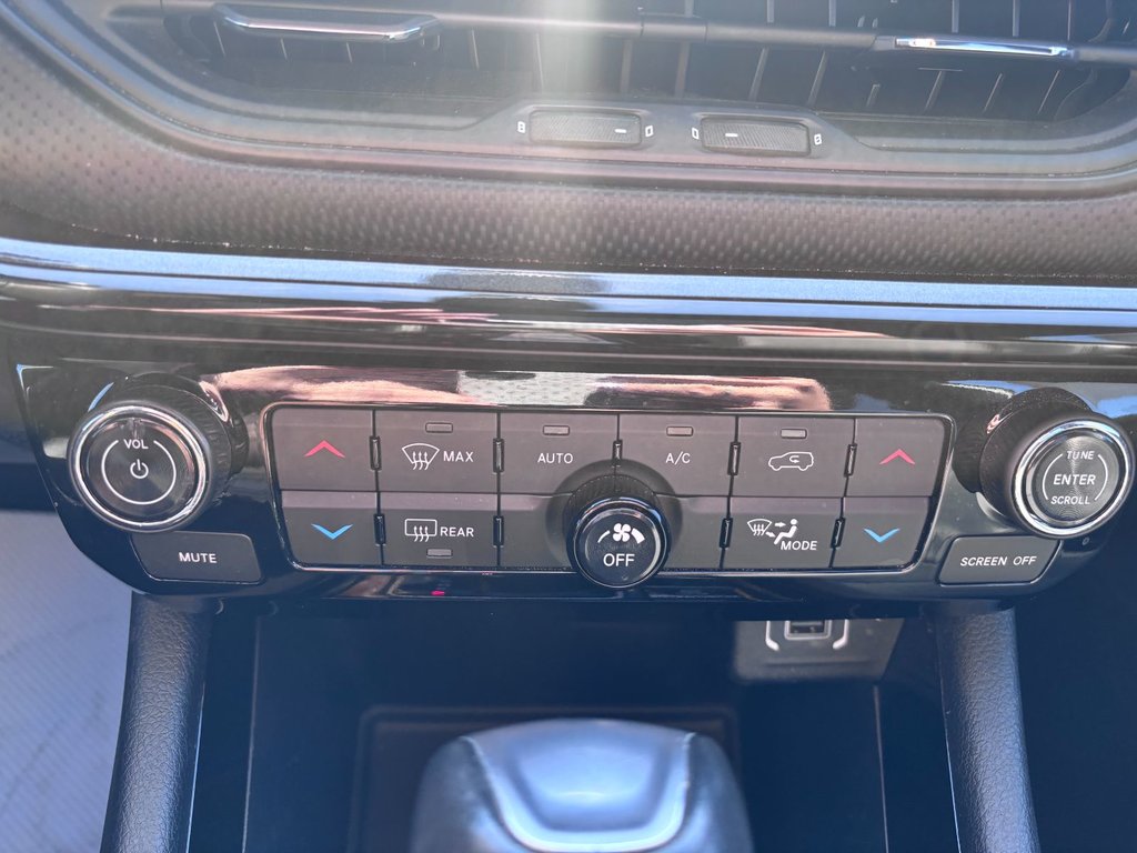 Jeep Compass Altitude 2023 à Saint-Georges, Québec - 20 - w1024h768px