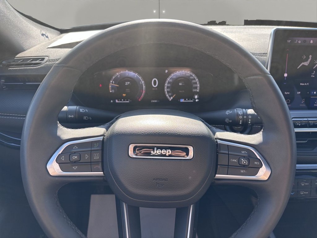 Jeep Compass Altitude 2023 à Saint-Georges, Québec - 16 - w1024h768px