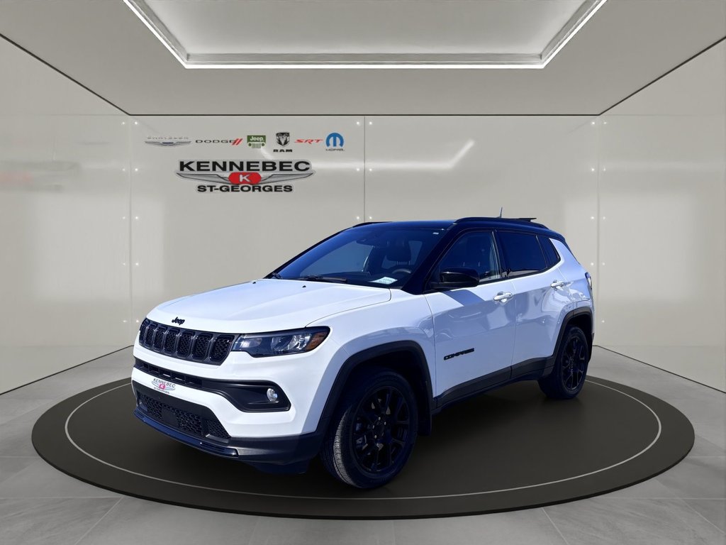 Jeep Compass Altitude 2023 à Saint-Georges, Québec - 4 - w1024h768px