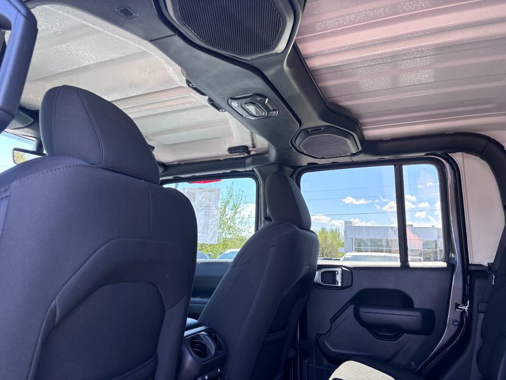 Jeep Gladiator Sport S 2023 à Saint-Georges, Québec - 28 - w1024h768px