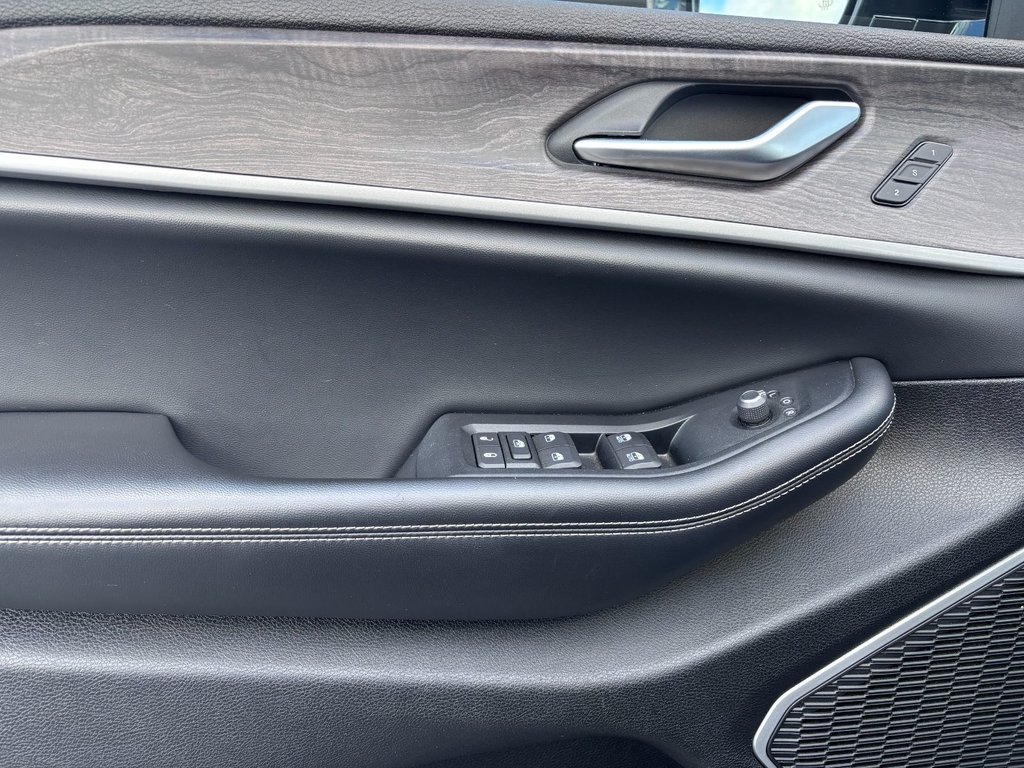 Jeep Grand Cherokee Limited 2023 à Saint-Georges, Québec - 8 - w1024h768px
