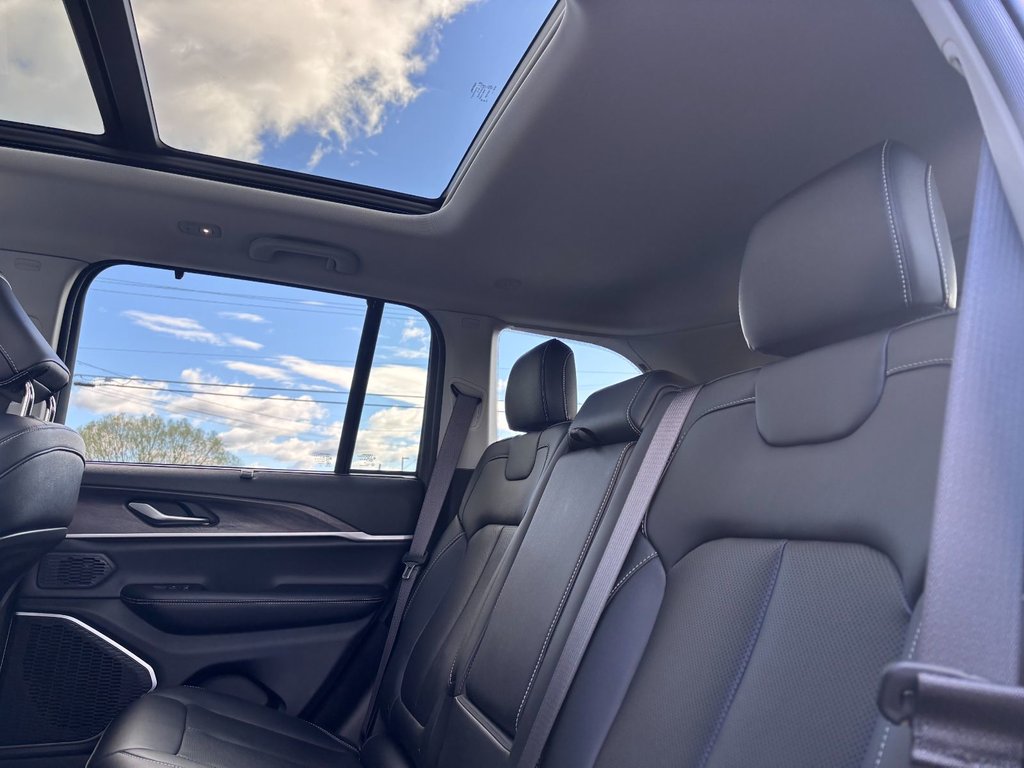 Jeep Grand Cherokee Limited 2023 à Saint-Georges, Québec - 21 - w1024h768px