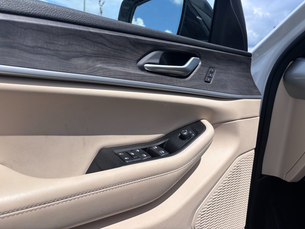 2023 Jeep Grand Cherokee L Limited in Saint-Georges, Quebec - 11 - w1024h768px