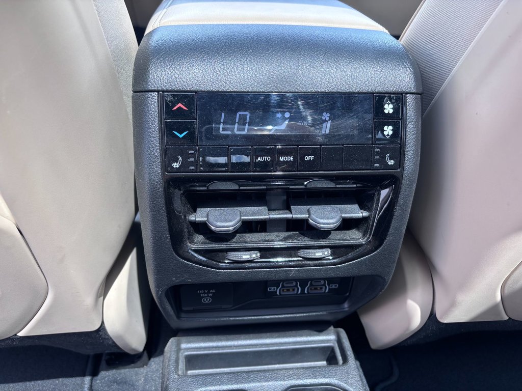 2023 Jeep Grand Cherokee L Limited in Saint-Georges, Quebec - 26 - w1024h768px