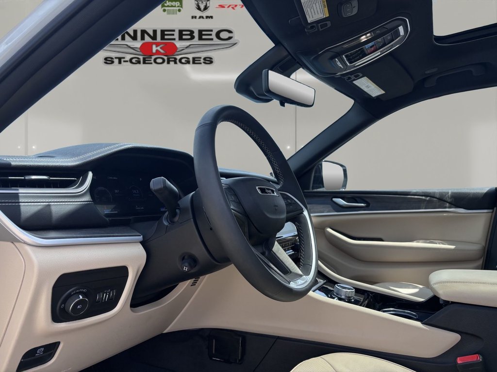 2023 Jeep Grand Cherokee L Limited in Saint-Georges, Quebec - 12 - w1024h768px