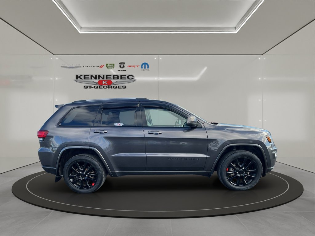 Jeep GRAND CHEROKEE LAREDO ALTITUDE  2020 à Saint-Georges, Québec - 2 - w1024h768px