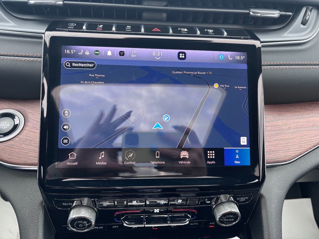 2023 Jeep GRAND CHEROKEE SUMMIT/SUM SUMMIT in Saint-Georges, Quebec - 24 - w1024h768px
