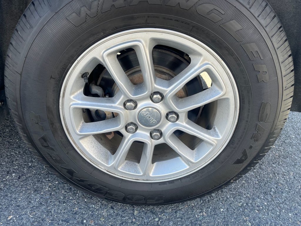 2019 Jeep GRAND CHEROKEE LIMITED in Saint-Georges, Quebec - 13 - w1024h768px