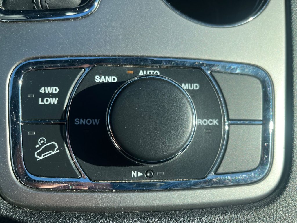 2019 Jeep GRAND CHEROKEE LIMITED in Saint-Georges, Quebec - 27 - w1024h768px