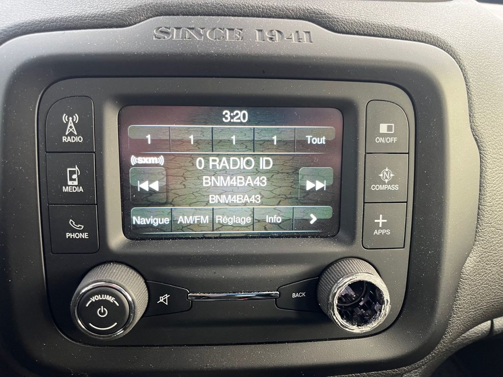 2017 Jeep RENEGADE TRAILHAWK in Saint-Georges, Quebec - 8 - w1024h768px