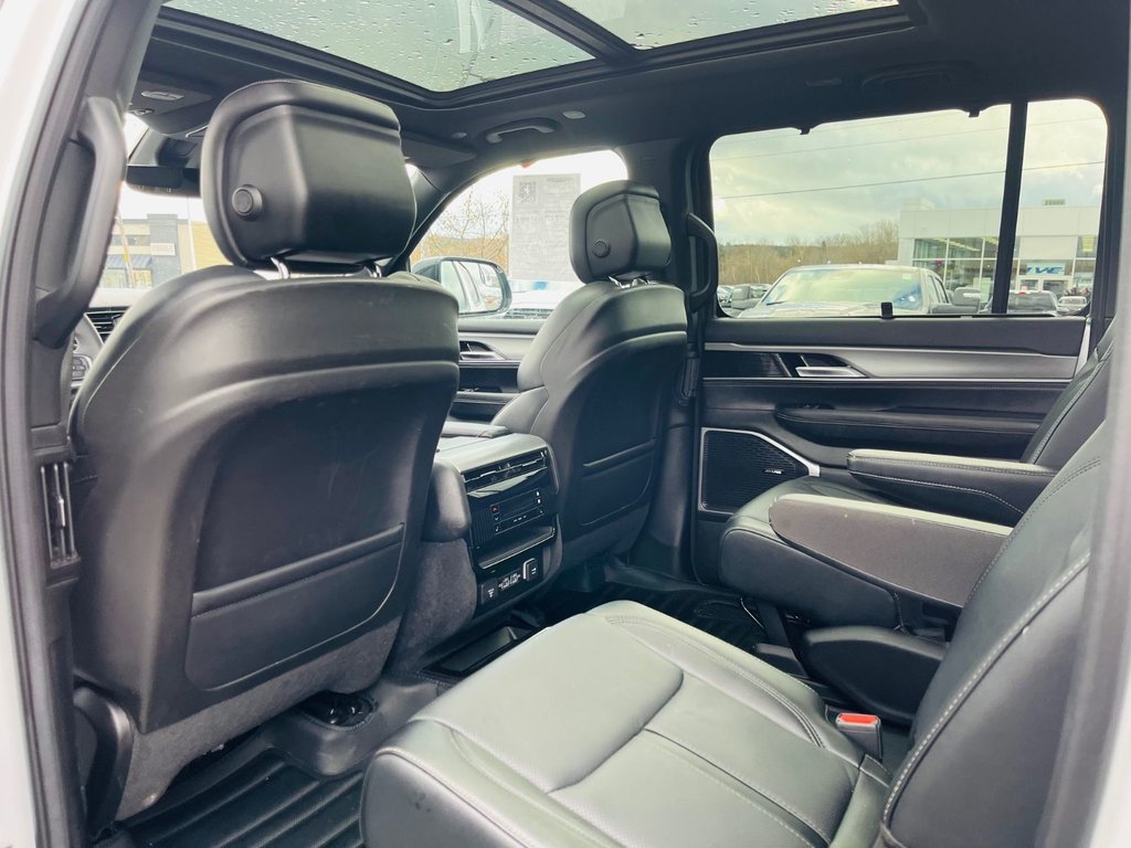 2023 Jeep WAGONEER SERIES II BLANC in Saint-Georges, Quebec - 23 - w1024h768px