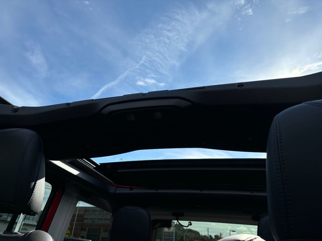 2024 Jeep WRANGLER RUBICON 4XE in Saint-Georges, Quebec - 10 - w1024h768px