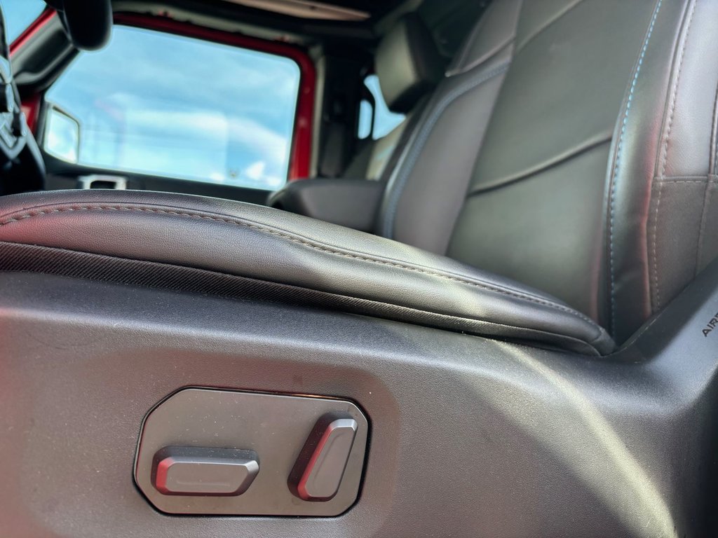 2024 Jeep WRANGLER RUBICON 4XE in Saint-Georges, Quebec - 23 - w1024h768px