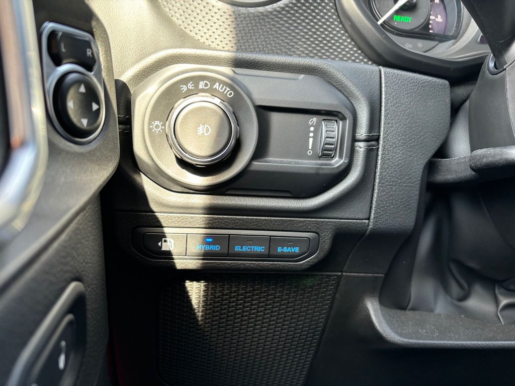 2024 Jeep WRANGLER RUBICON 4XE in Saint-Georges, Quebec - 24 - w1024h768px