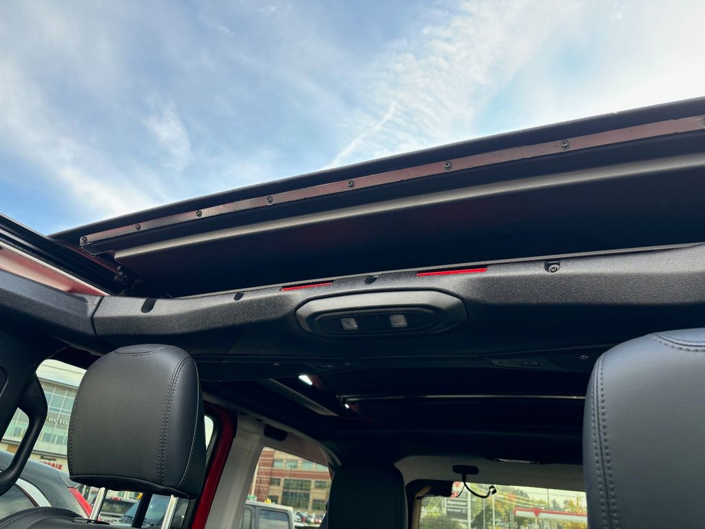 2024 Jeep WRANGLER RUBICON 4XE in Saint-Georges, Quebec - 9 - w1024h768px