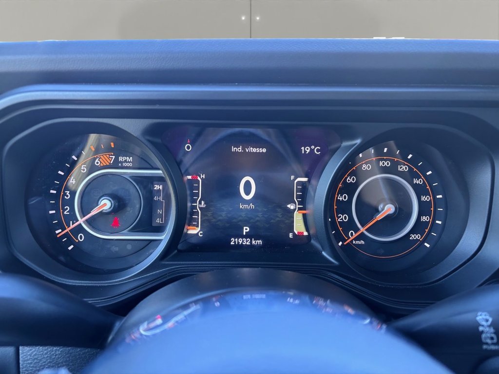 Jeep Wrangler Sahara 2025 à Saint-Georges, Québec - 16 - w1024h768px