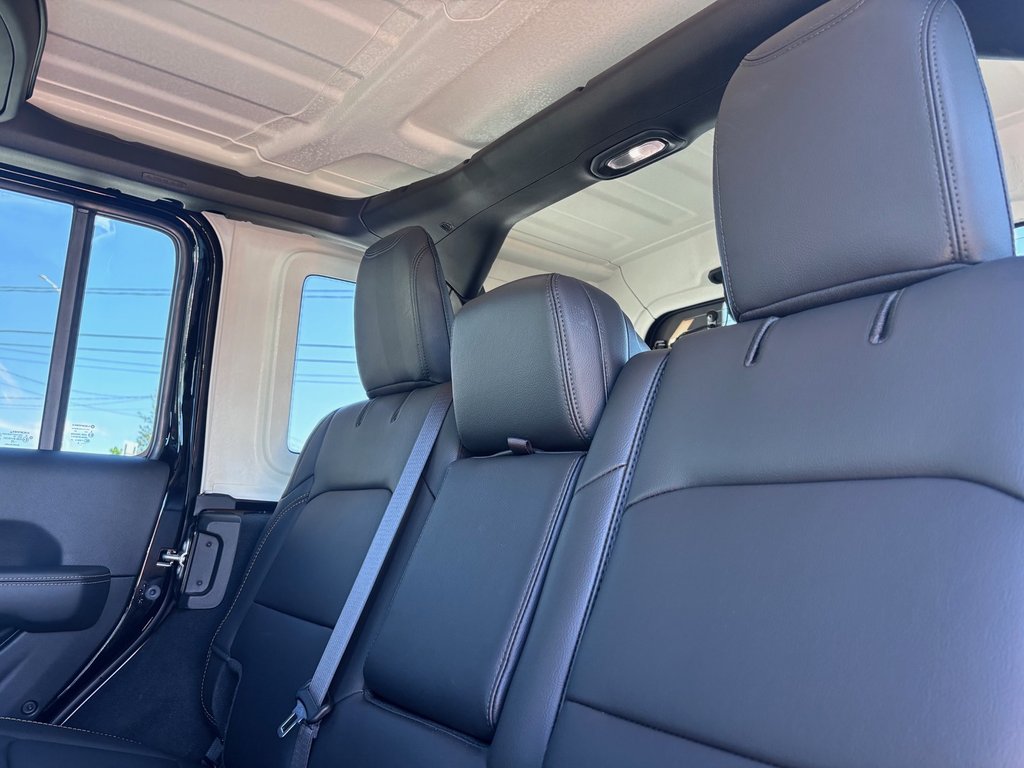 Jeep Wrangler Sahara 2025 à Saint-Georges, Québec - 27 - w1024h768px