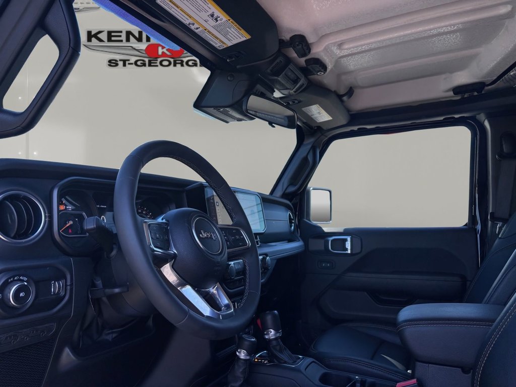Jeep Wrangler Sahara 2025 à Saint-Georges, Québec - 14 - w1024h768px