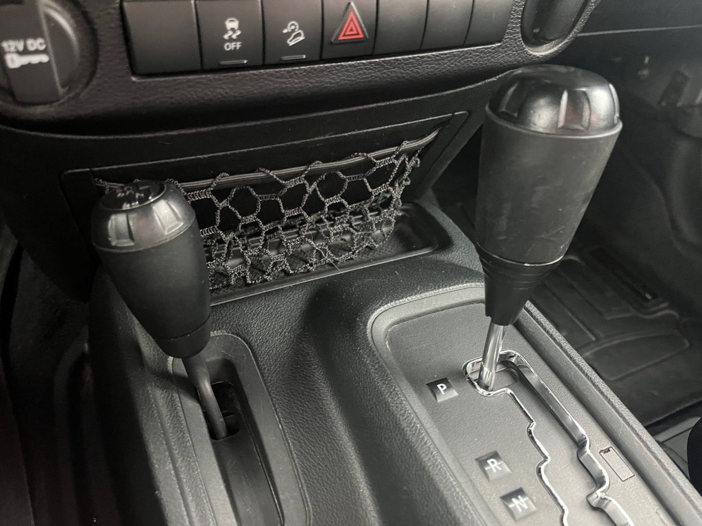 2016 Jeep Wrangler Sport in Saint-Georges, Quebec - 19 - w1024h768px