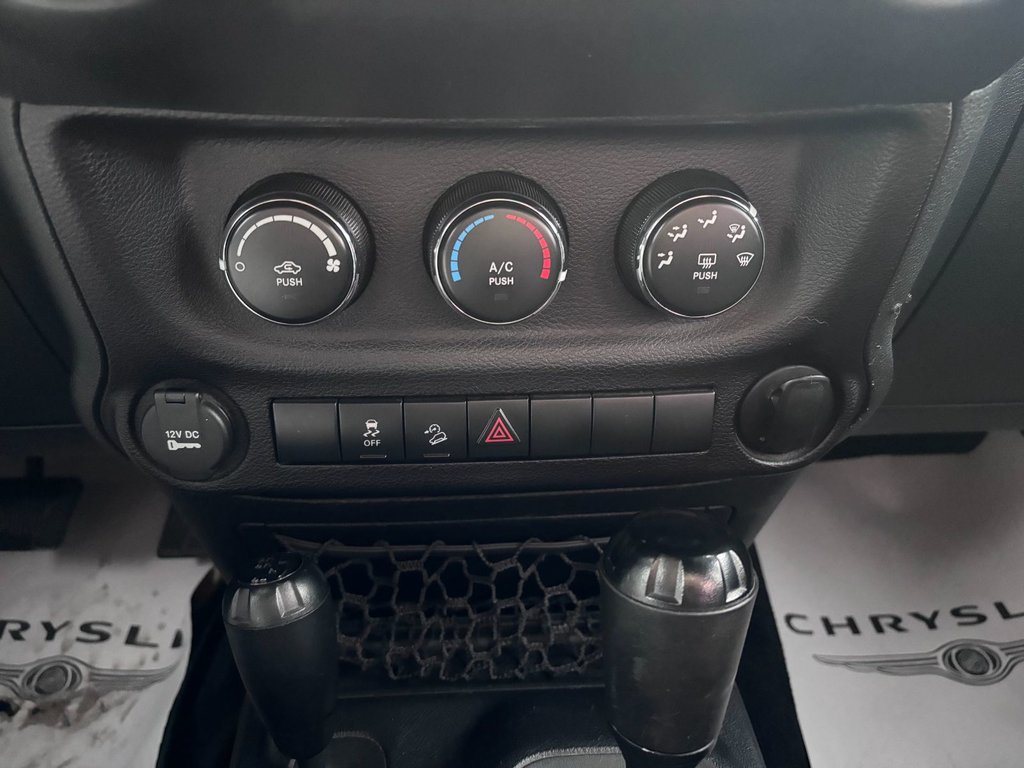 Jeep WRANGLER SPORT  2016 à Saint-Georges, Québec - 21 - w1024h768px