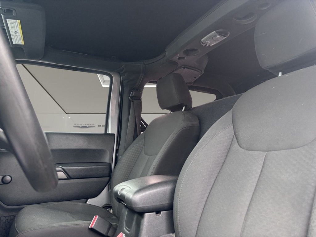 Jeep WRANGLER SPORT  2016 à Saint-Georges, Québec - 13 - w1024h768px