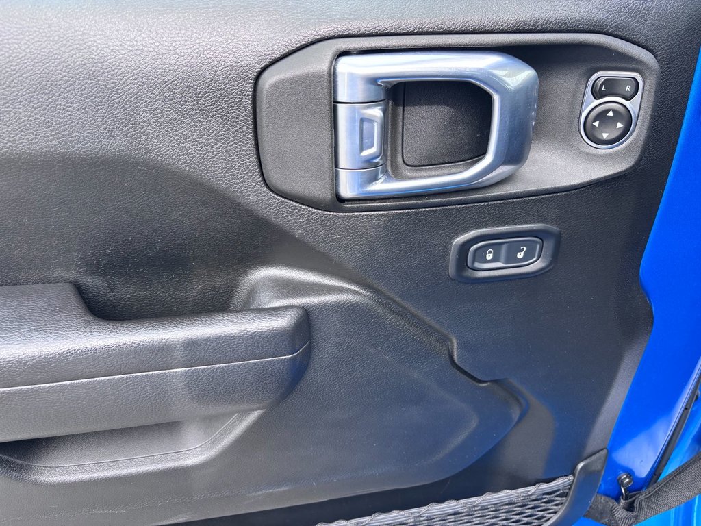 Jeep WRANGLER SPORT SPORT ALT 2023 à Saint-Georges, Québec - 11 - w1024h768px
